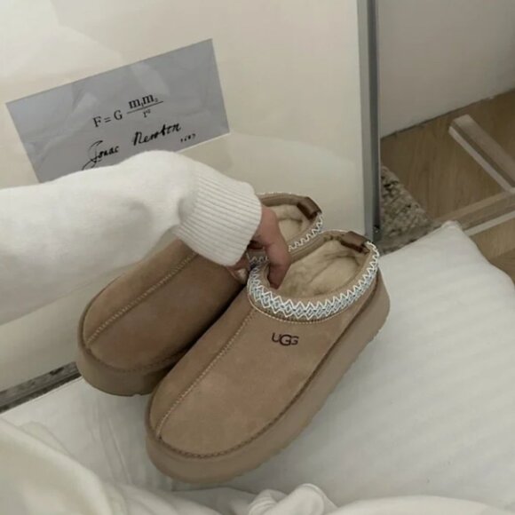 Brand New Women's Ugg Tasman Slip-Ons - Picture 2 of 9